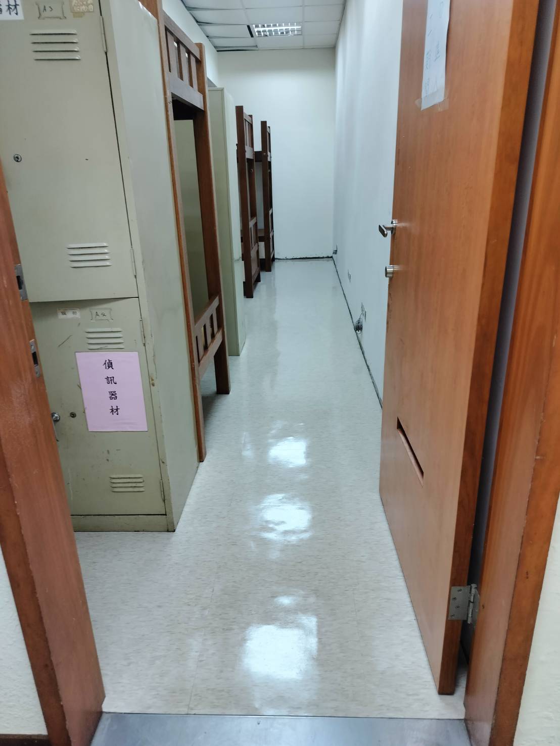 辦公室洗地打蠟